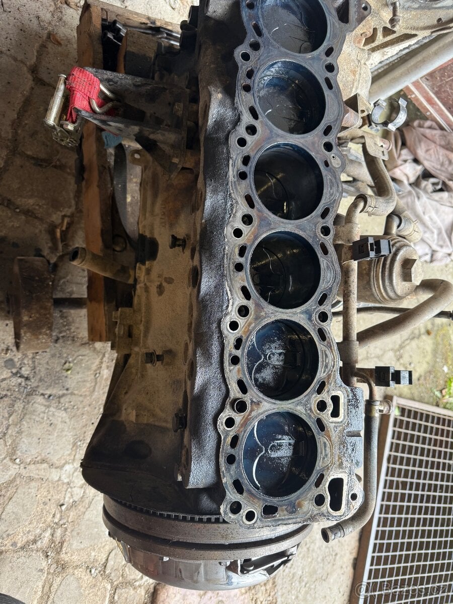 Nissan Patrol y61 2,8