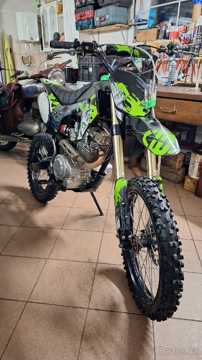 Pitbike lifan 250