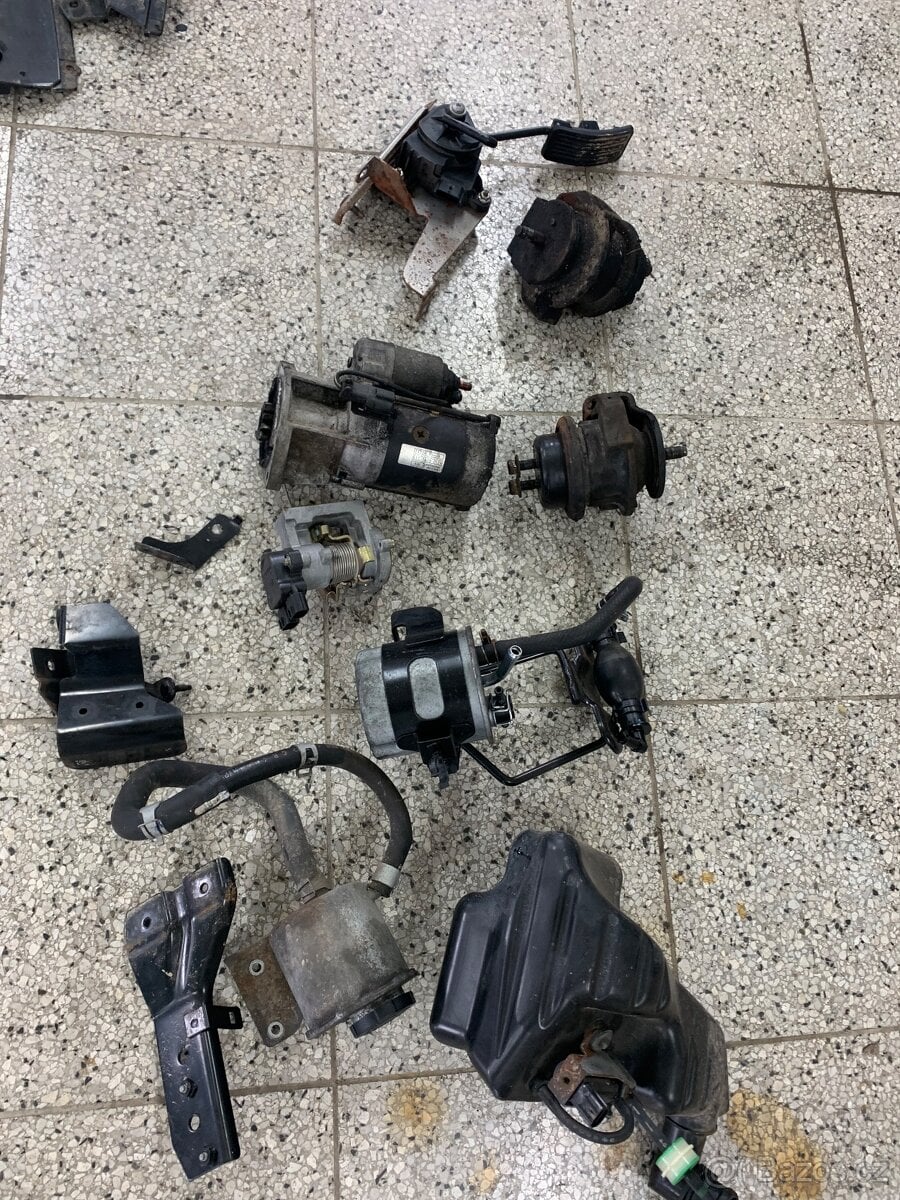 Nissan patrol gu4.Narazniky a zbyle dily