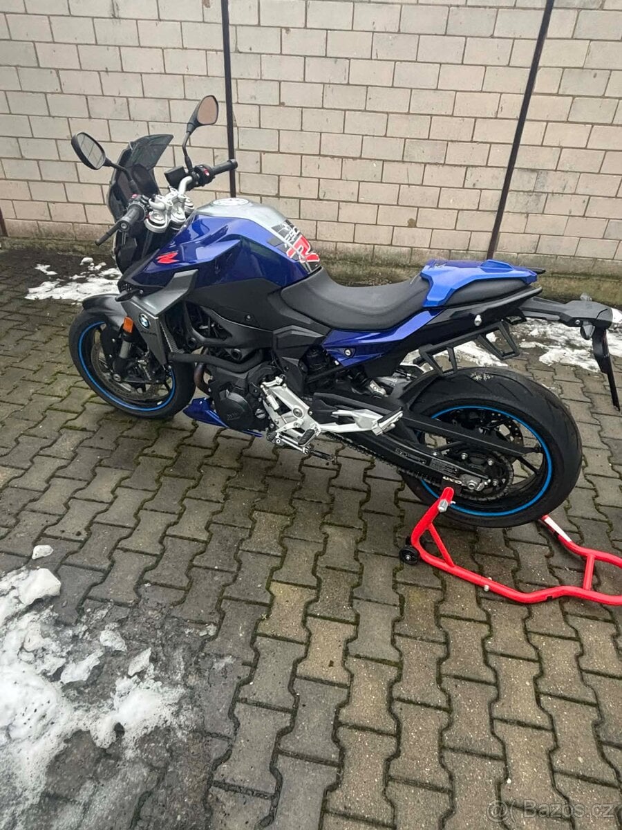 BMW F900R
