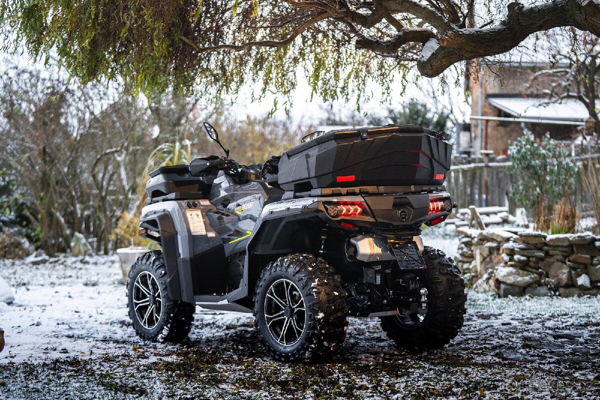 Cf moto Gladiátor , zadní box