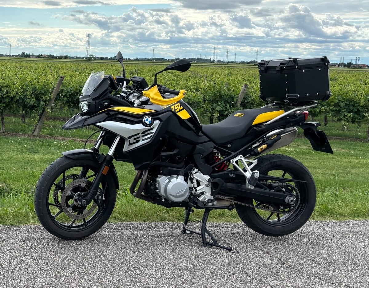 BMW F750 GS výroční Edice 40th years GS nízký nájezd km