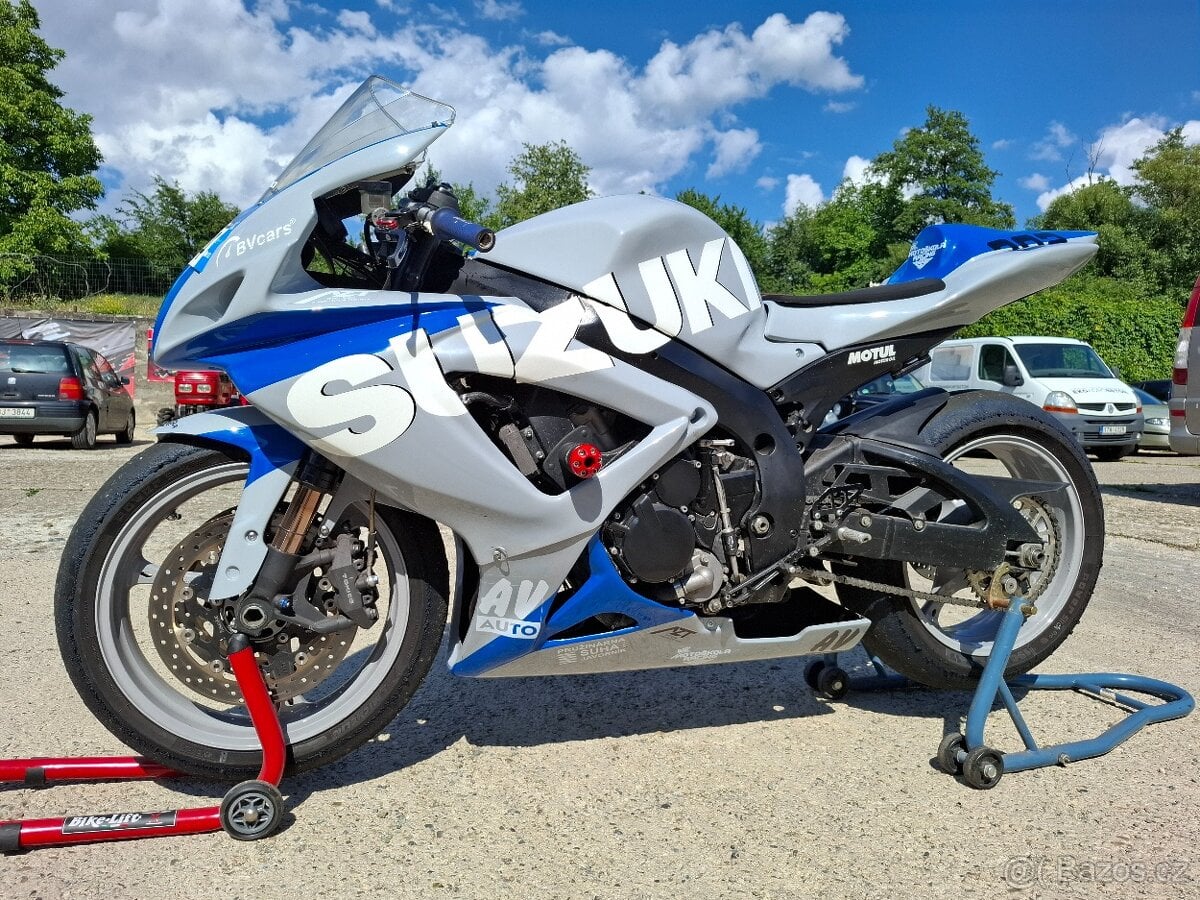 SUZUKI GSXR 750
