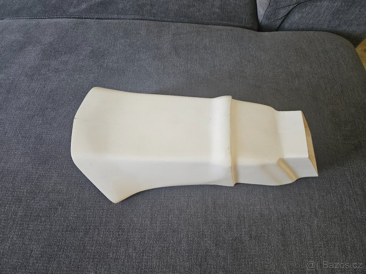 Sebimoto vzduchová roura Yamaha R6 2017+