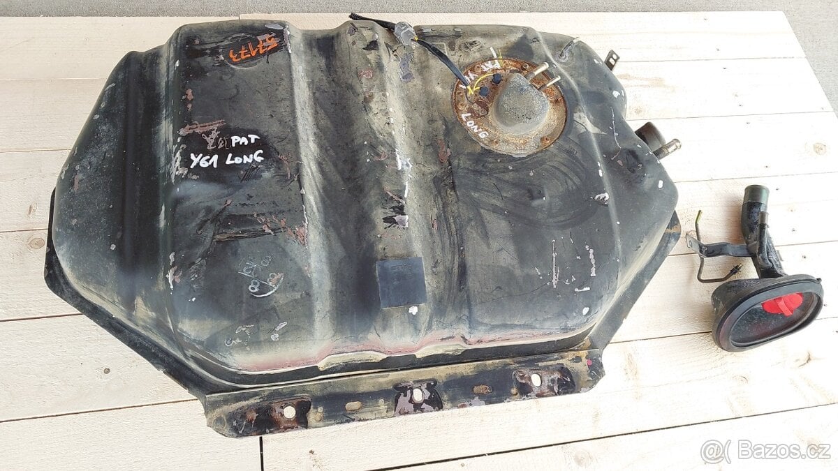 Nissan Patrol Y61 -  Nádrž paliva Wagoon