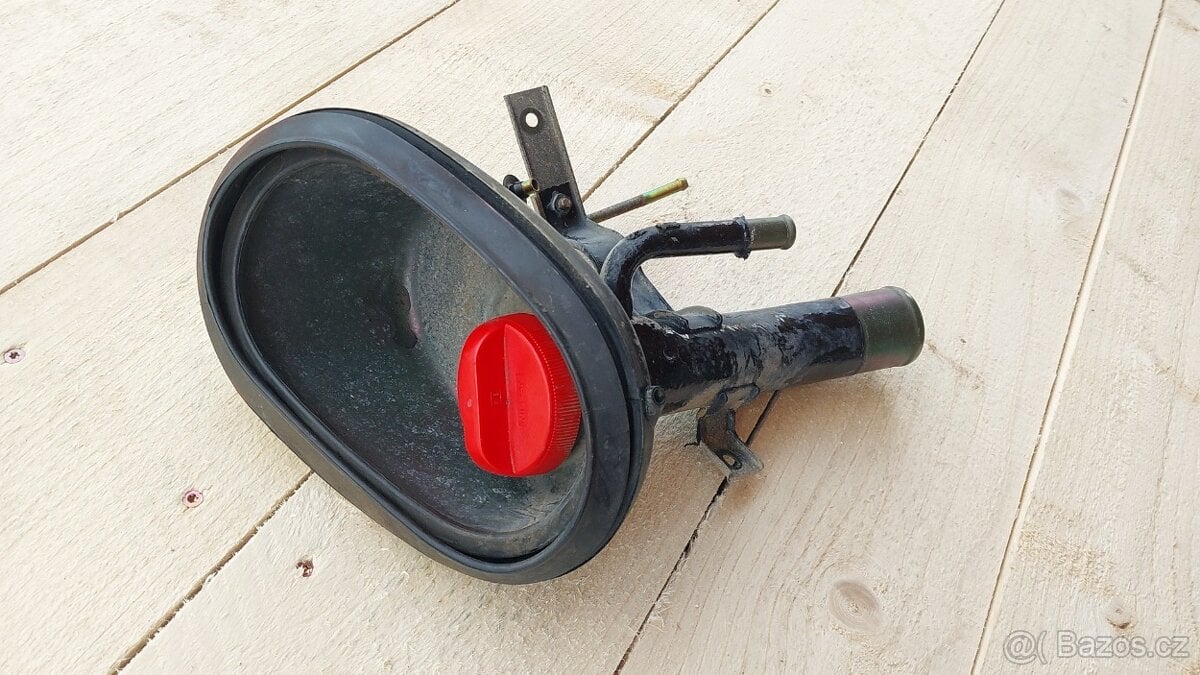 Nissan Patrol Y61 -  Hrdlo nádže Wagoon