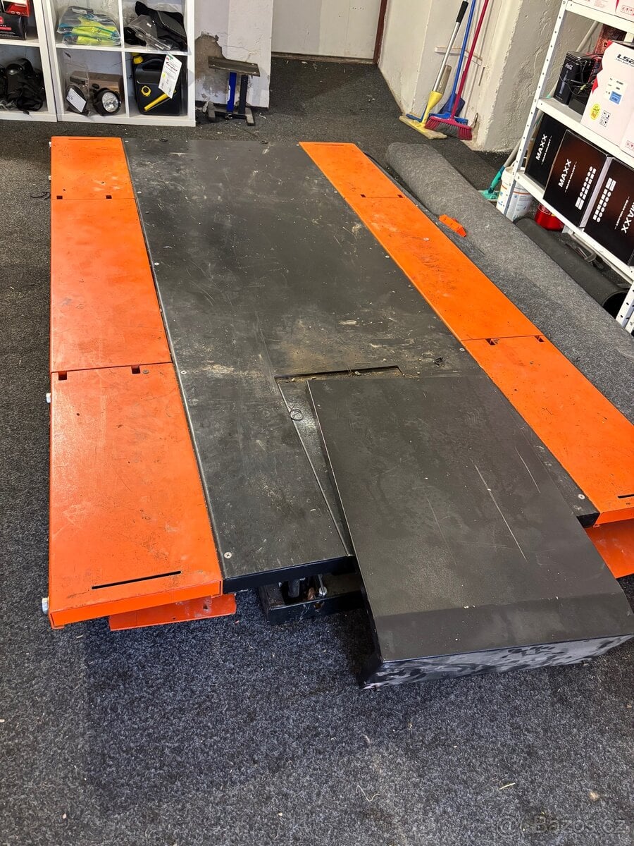 Servisní plošina na čtyřkolky a motorky