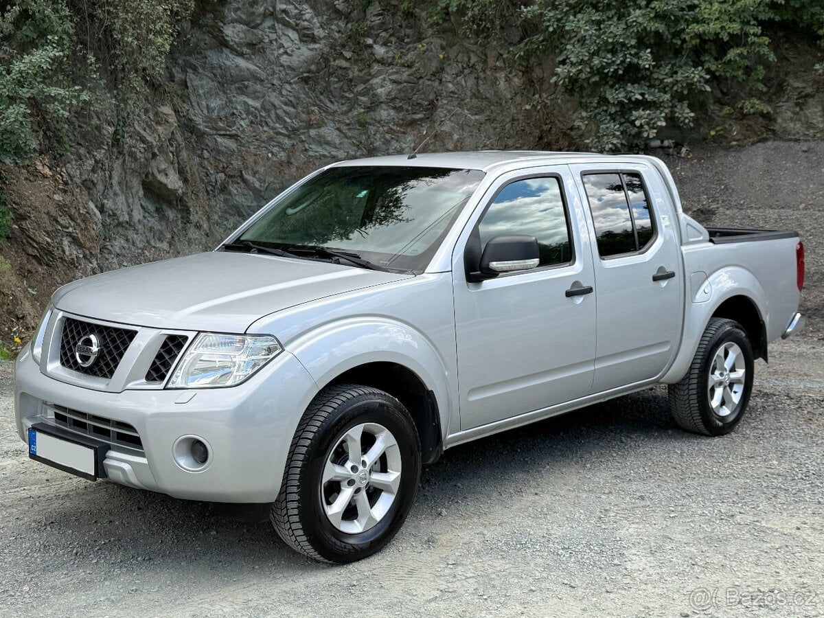 Nissan Navara 2.5DCi 106KW / Manuál RV: 2015 / Pěkný stav⭐