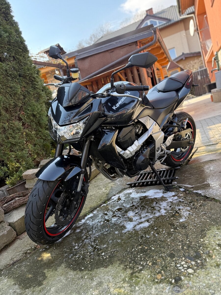 Kawasaki Z750, r. v. 2009 – pěkný stav, laděný výfuk