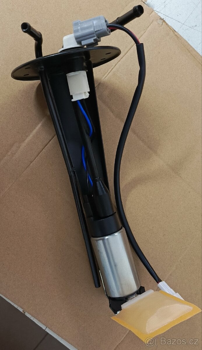 Čerpadlo paliva Suzuki Samurai.