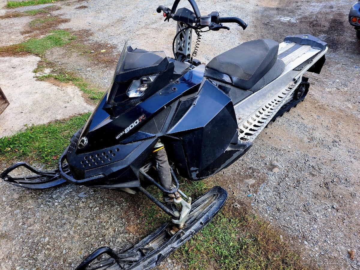 Ski doo summit R 800