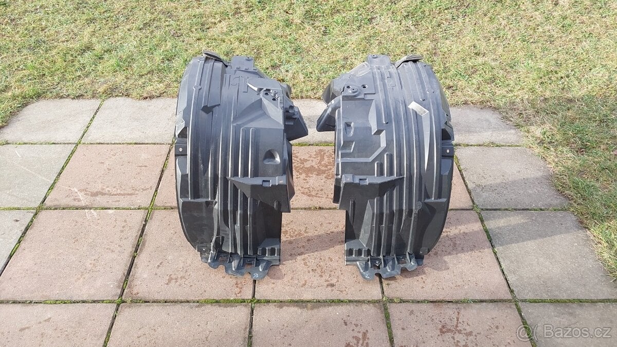 Nissan Navara D40 plastové  podběhy