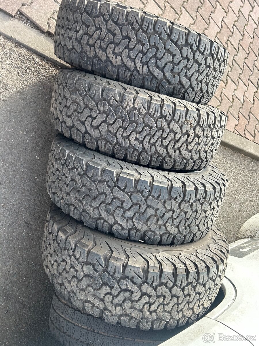 BF Goodrich AT 285/70 r17 sada 4ks celoroční/zimní