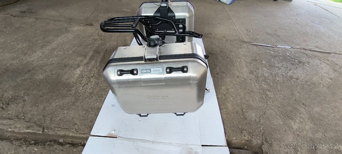 Kufry givi Dolomiti 30l a držák kufru