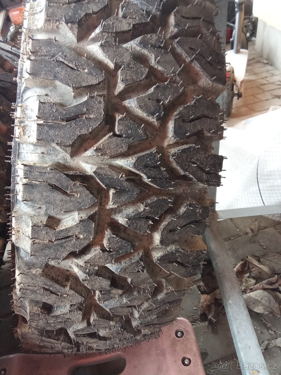 Offroad pneu 245/70r16