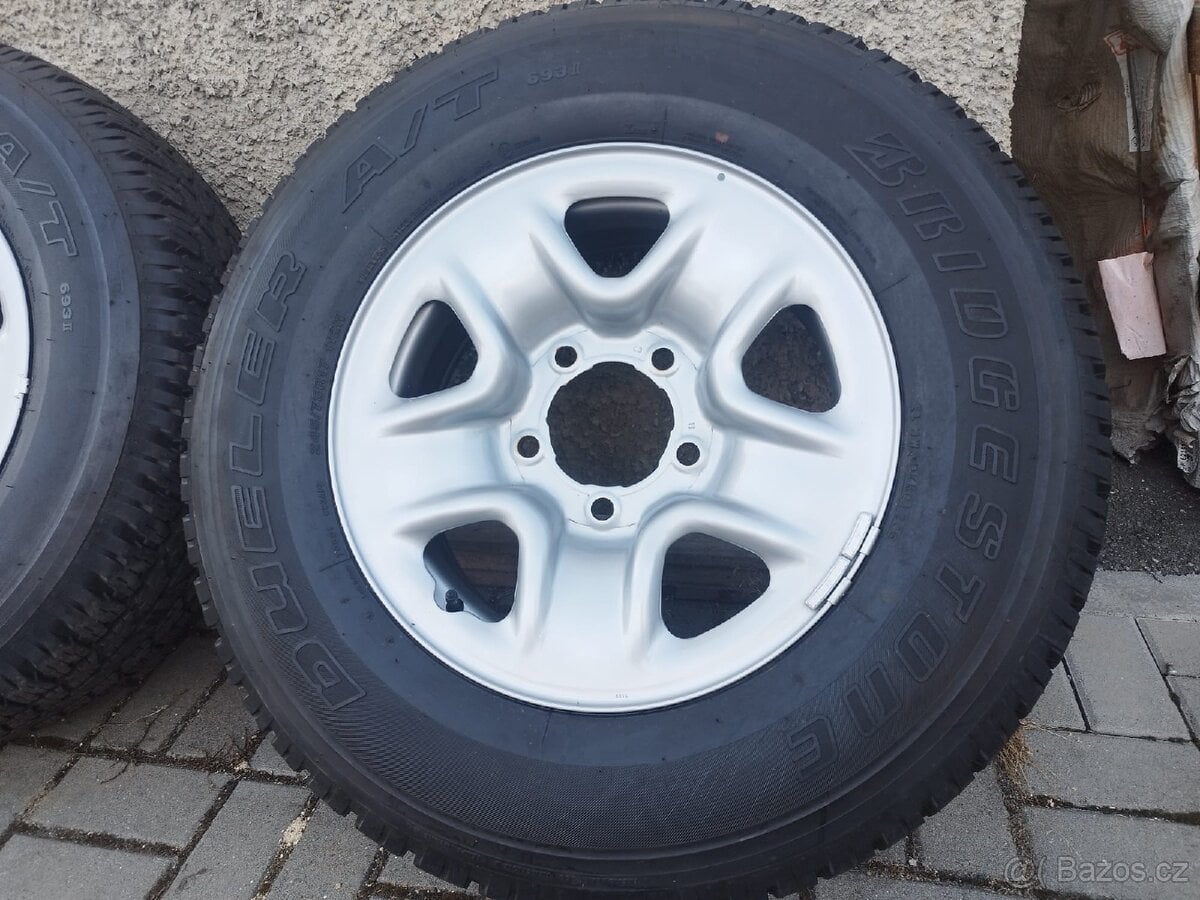 Toyota land cruiser R17 NOVÉ