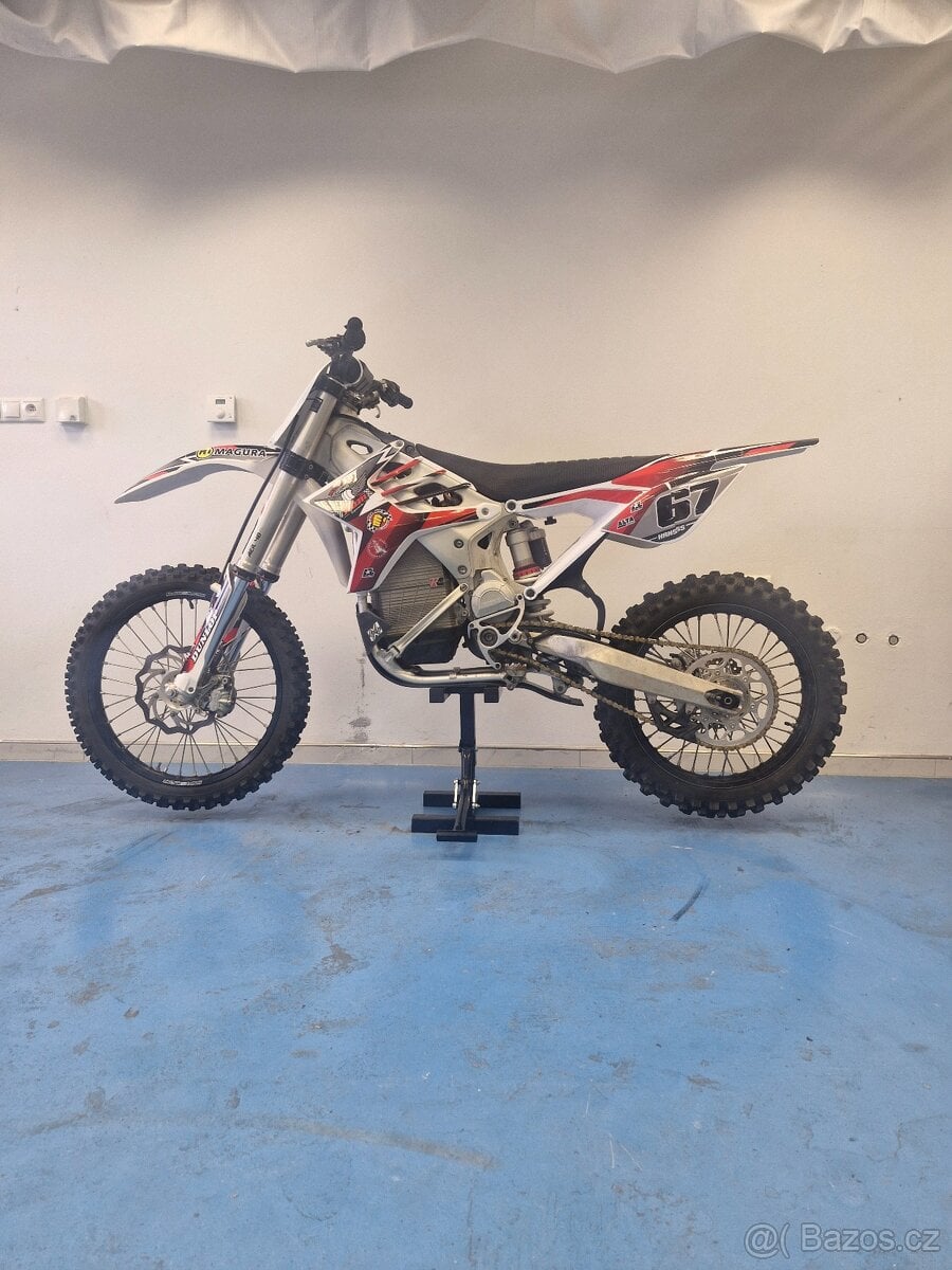 ALTA Redshift MXR, elektro, jako Stark varg