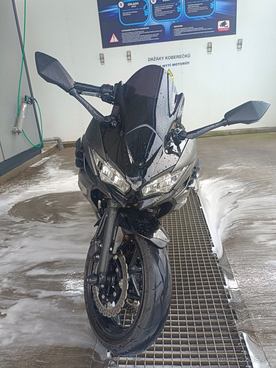 Plexi zatmavené Kawasaki ninja 650 rok 2023