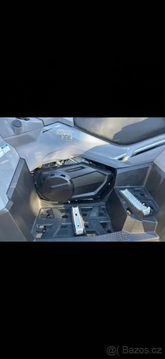 CFMOTO CForce 850 DLX