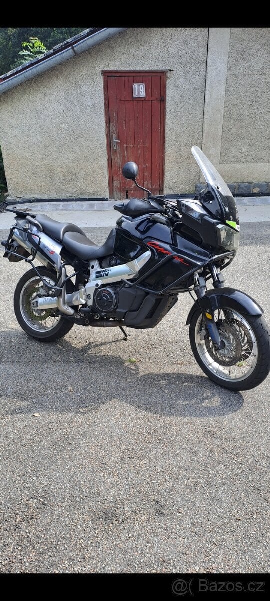 Aprilia ETV 1000. caponord