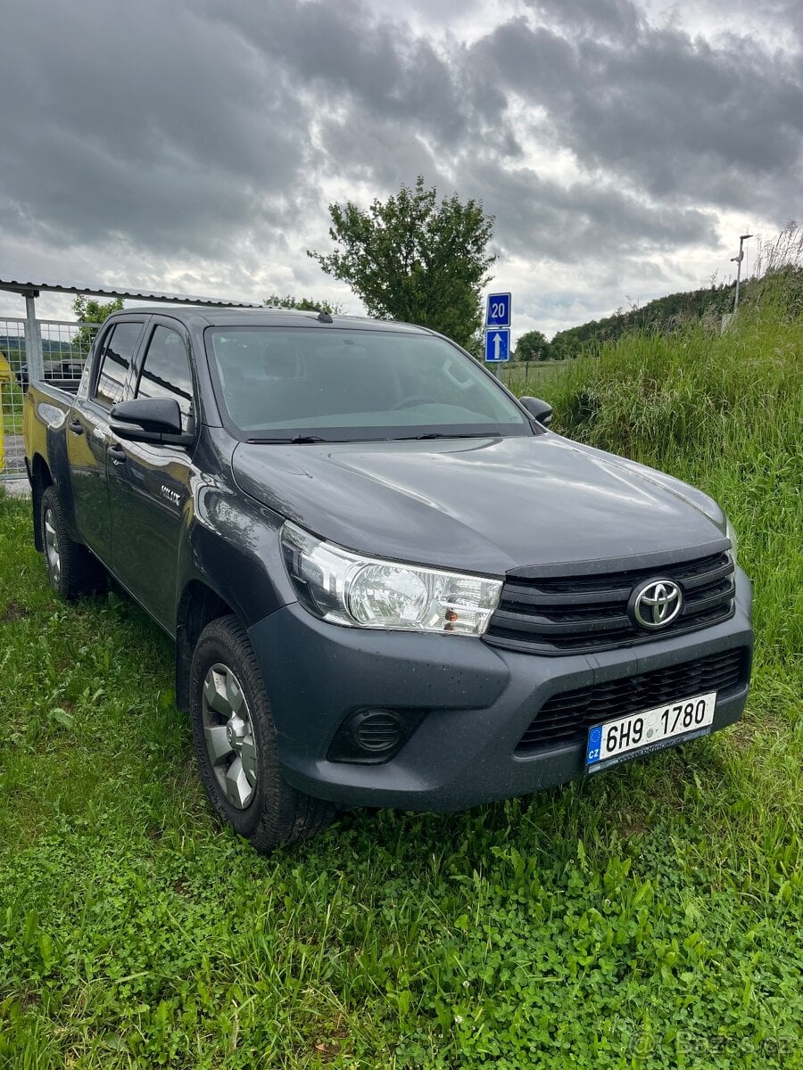 Prodám Toyota Hilux 2.4 D-4D