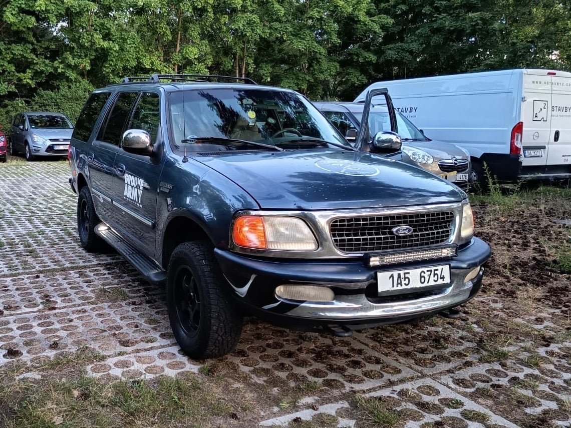 Prodám nebo vyměním Ford expedition