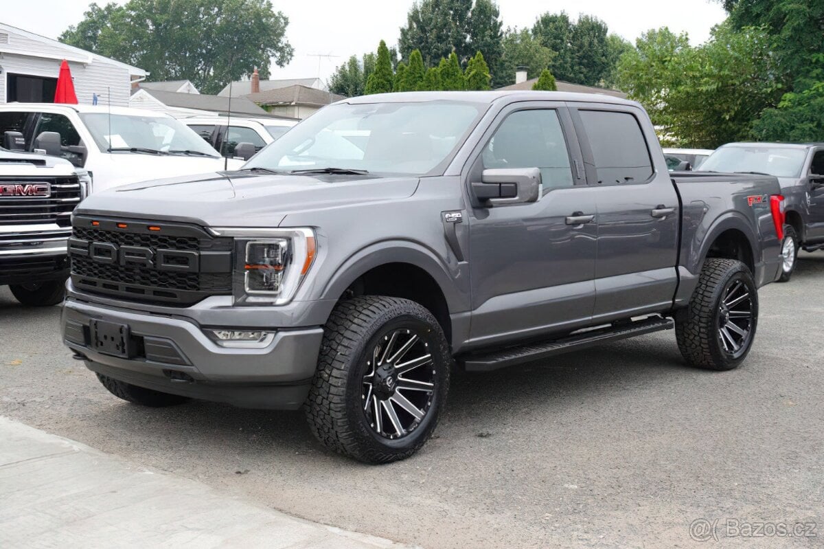 Ford F-150 Lariat (2021)