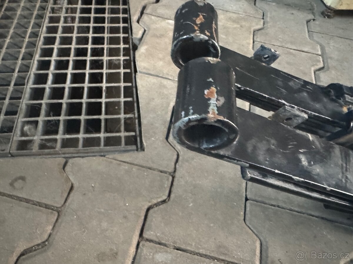 Zadni pera na Toyota hilux