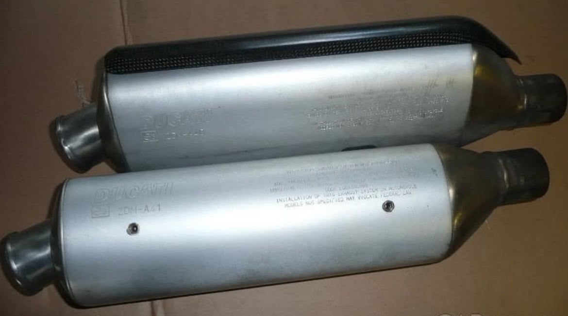 Originál výfuky na Ducati Monster S4R