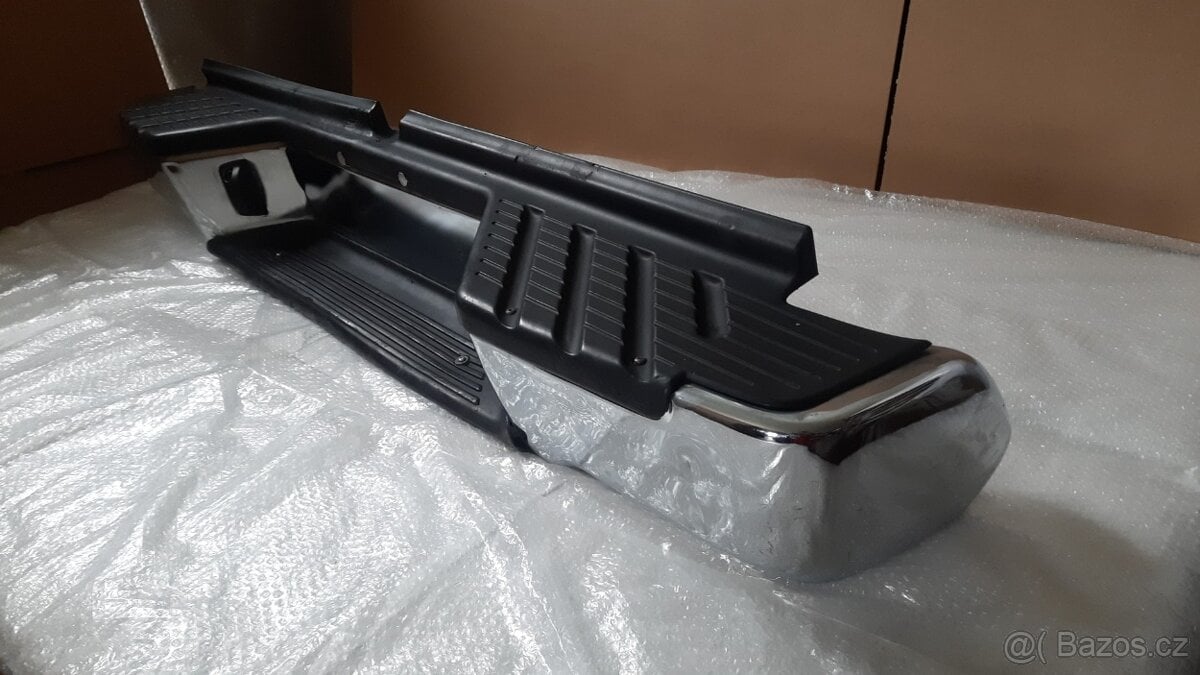 NISSAN NAVARA D22  –  NÁRAZNÍK  CHROM