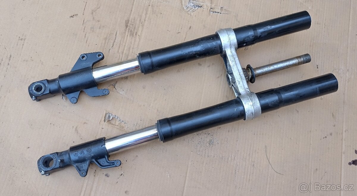 Aprilia RS 125 přední vidlice