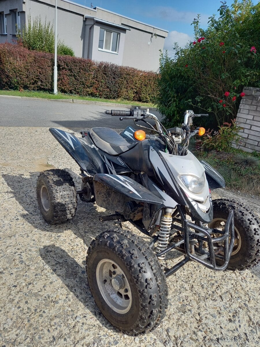 Čtyřkolka Shineray