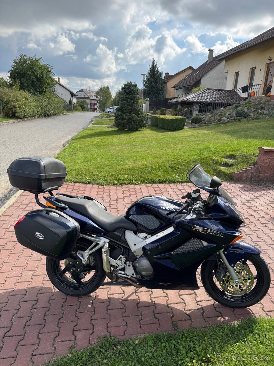 Prodám Honda VFR800