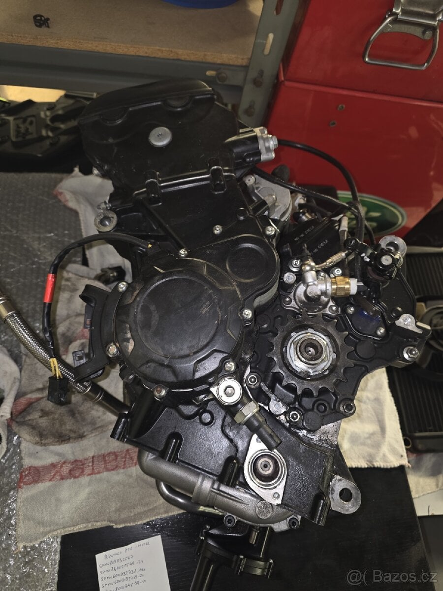 Mv agusta brutale 800 Rosso motor 2021-2025