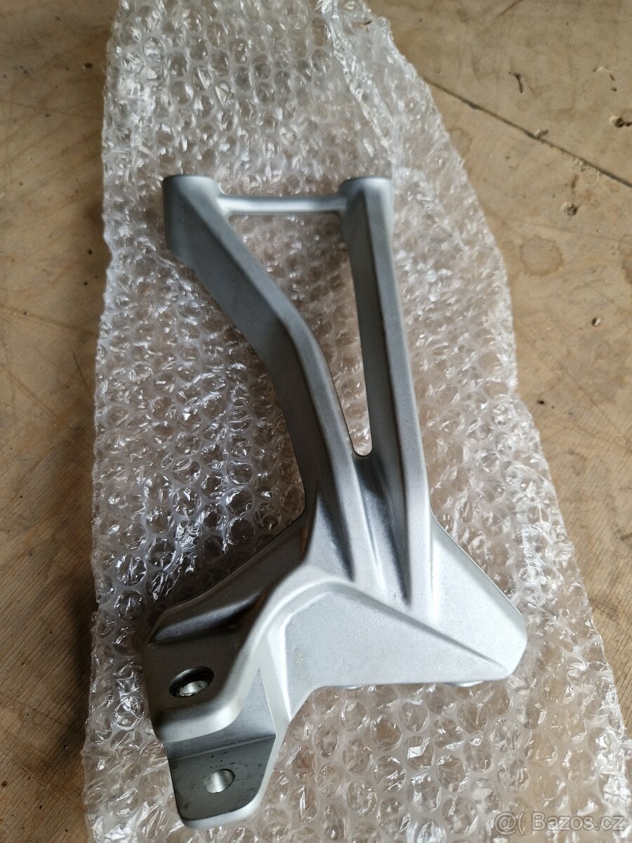 Držák zadní stupačky multistrada v4