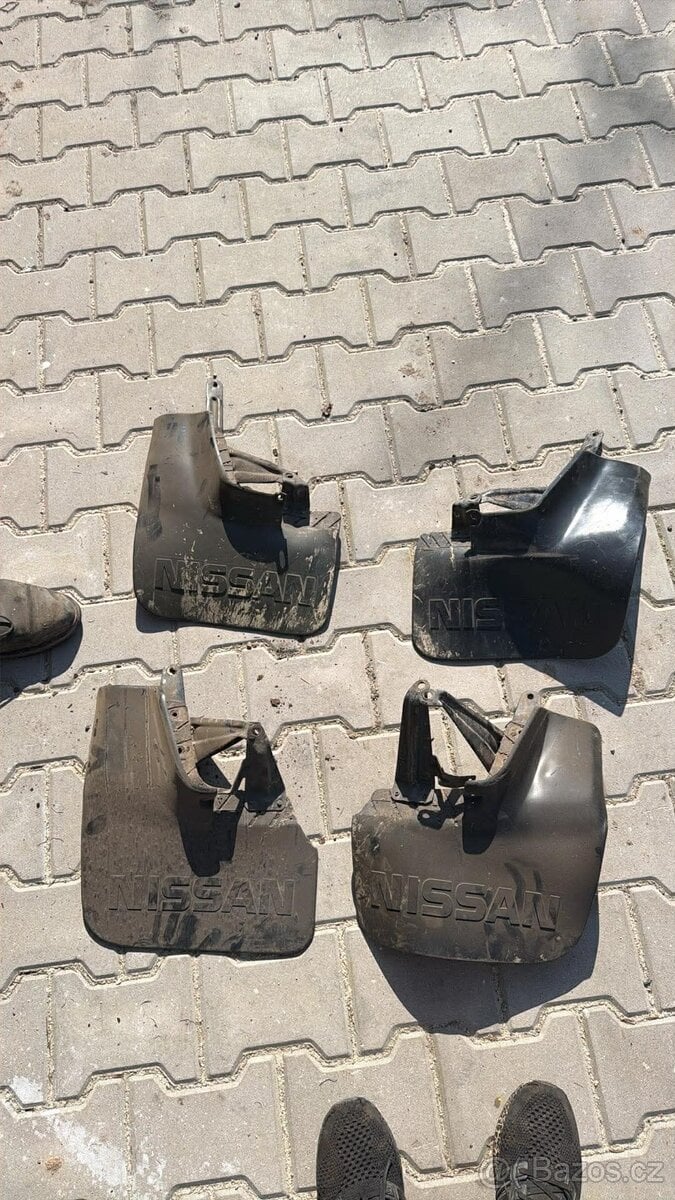 Zástěrky Nissan Patrol Y60 ORIGINÁL