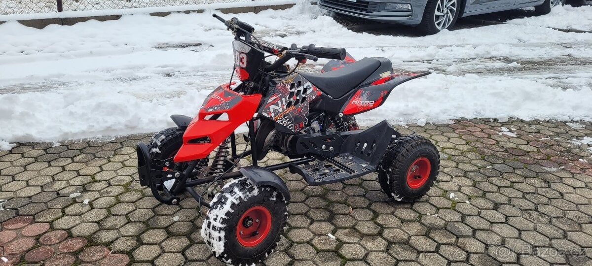 Dětská motorová čtyřkola