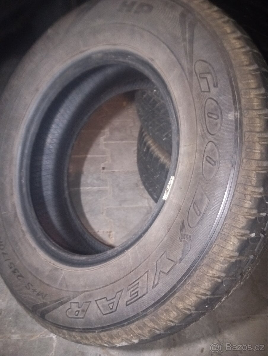 Good Year Wrangler HP 235/70 R16 106h