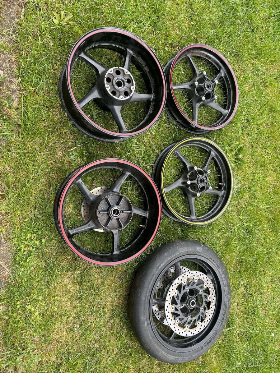 Predni a zadni kolo na Yamaha R1 04-06 07-08 09-14 FZ1 06-