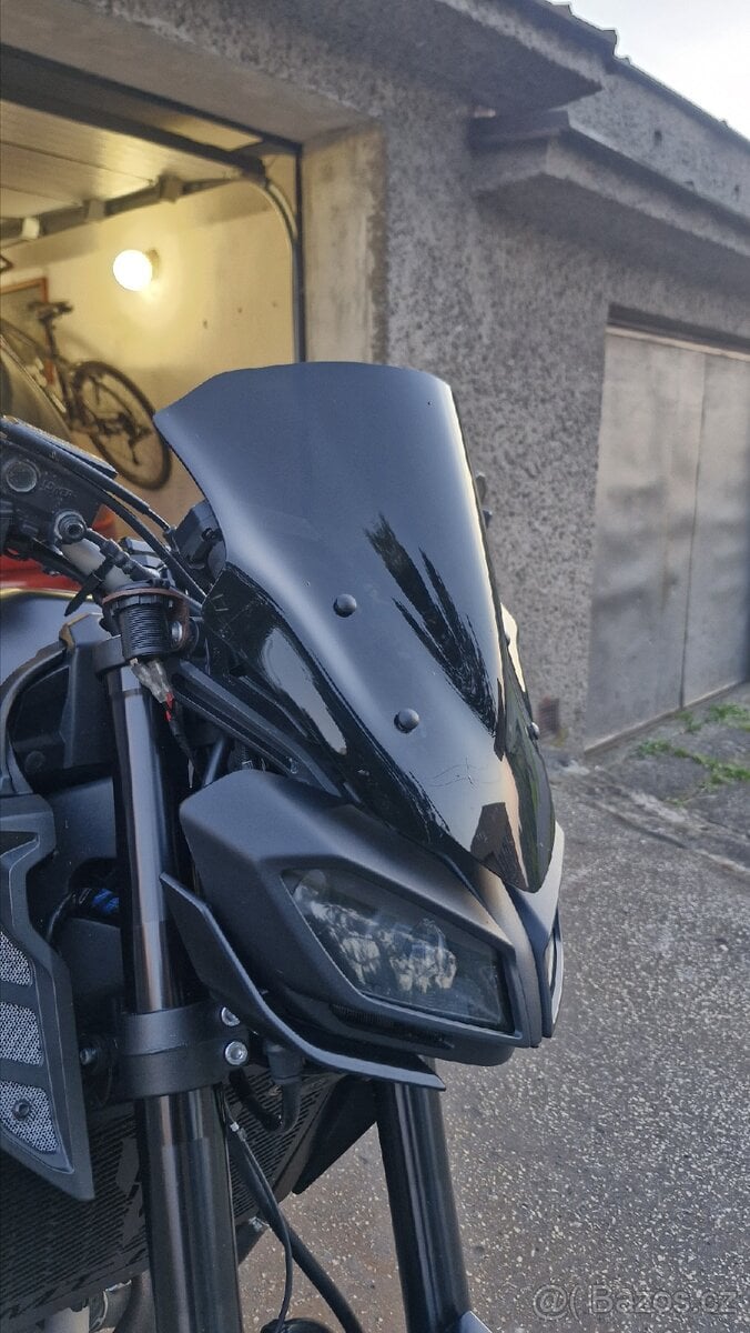 Yamaha MT-09 zatmavené vysoké plexi