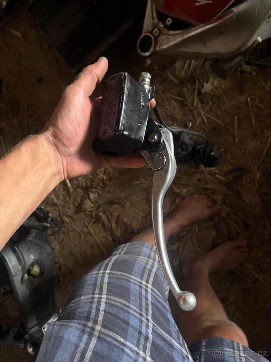 Predni brzda na Honda CBR 600RR 05-06