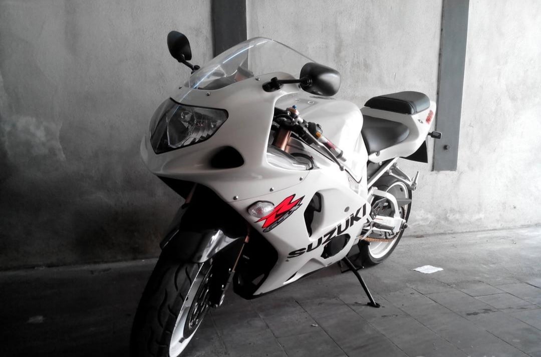 Rozpredám Suzuki GSX-R 750 1000 K1 K2