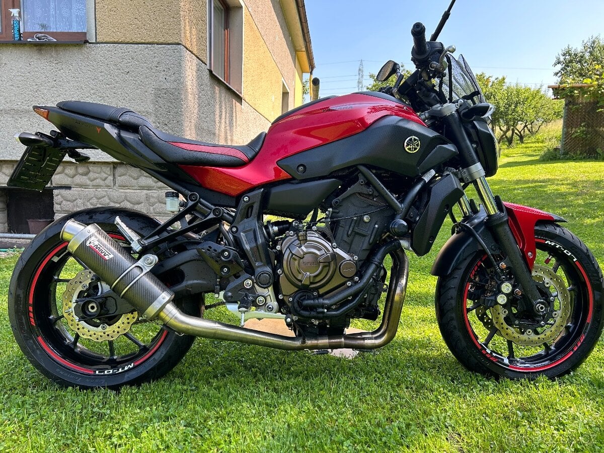Yamaha MT07 35kw, 2016, červená Lava Red, bez ABS