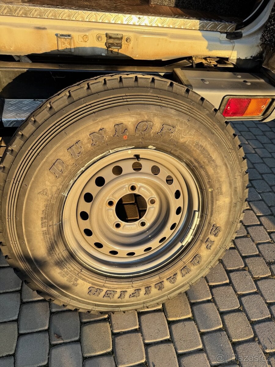 Dunlop SP Qualifier 225/95R16C 118/116S