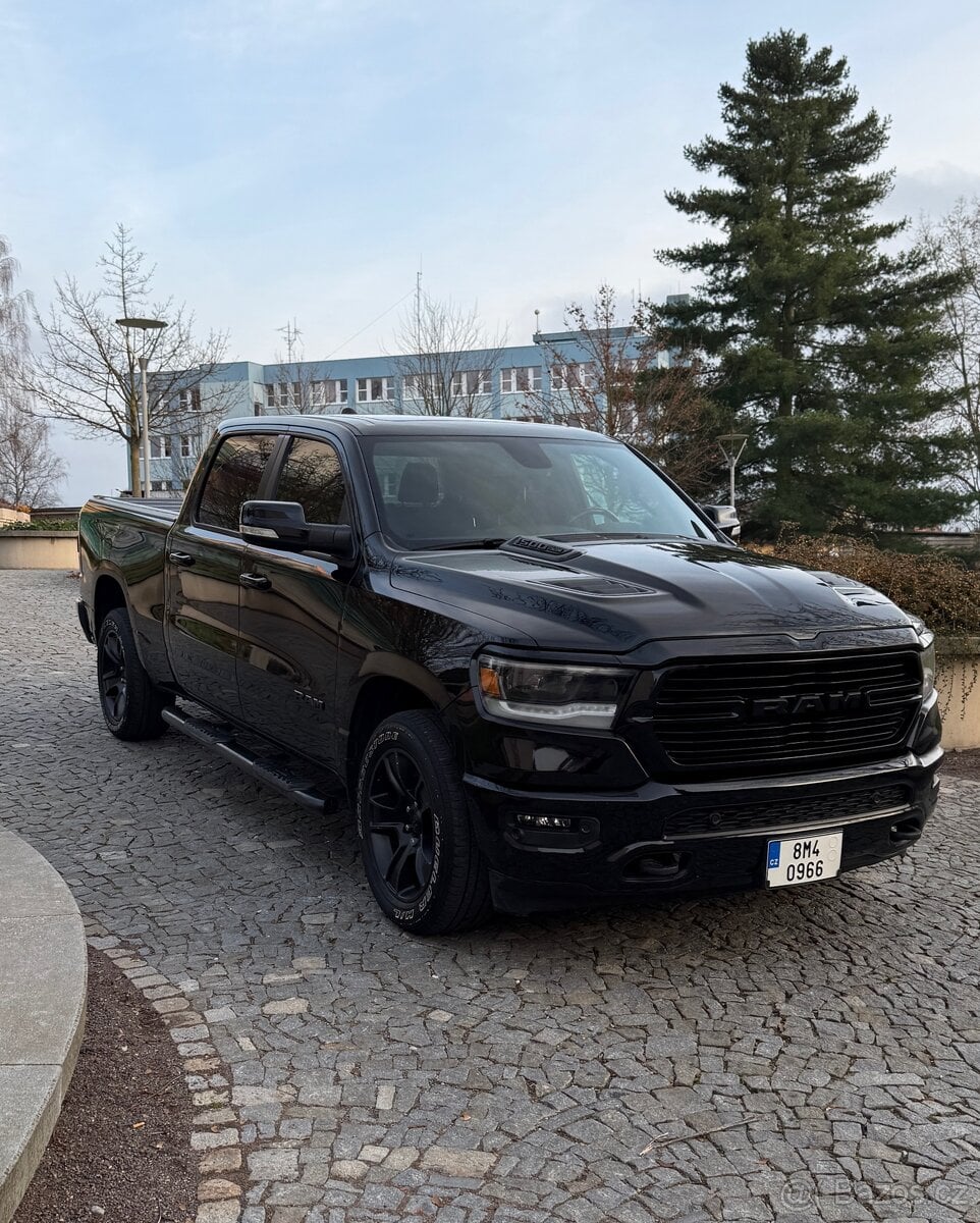 DODGE RAM 1500 SPORT 2020
