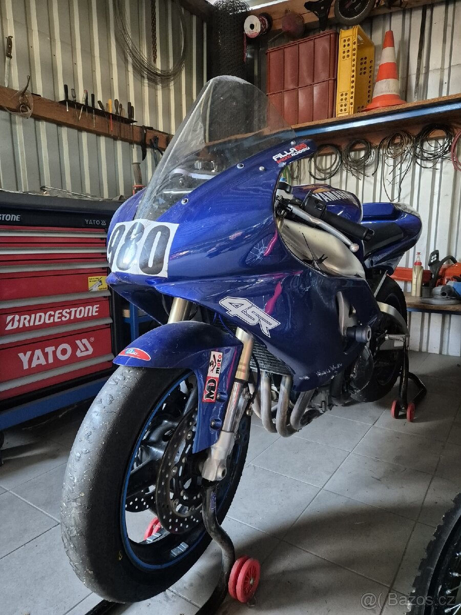 Yamaha R1 RN04 2001 // tech. velice zachovalá v pův. stavu