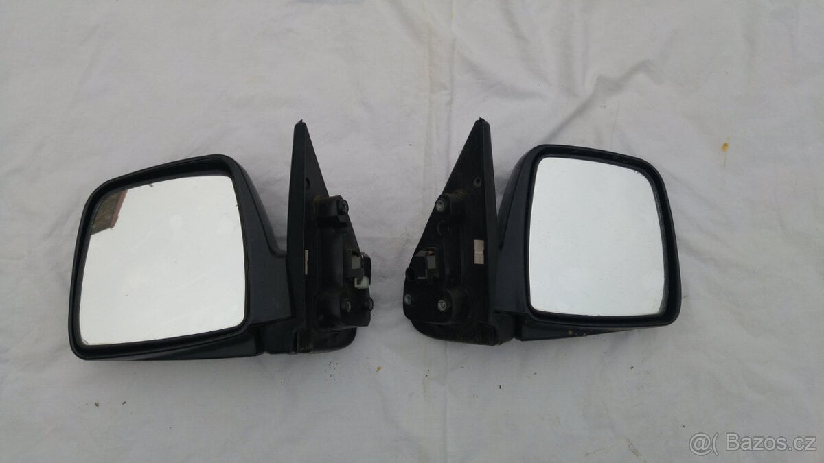 Suzuki Jimny - vnější zpětné zrcátko