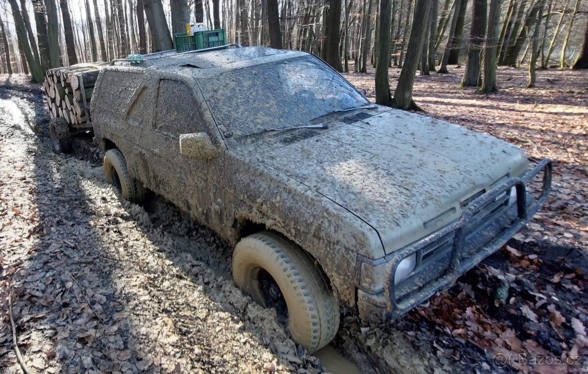 Nissan Terrano 4x4 r.1988 3.0i V6 offroad