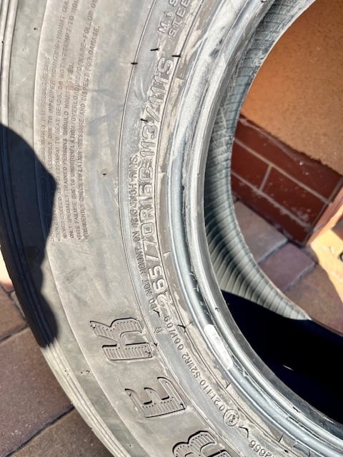 Toyota Land Cruiser 76