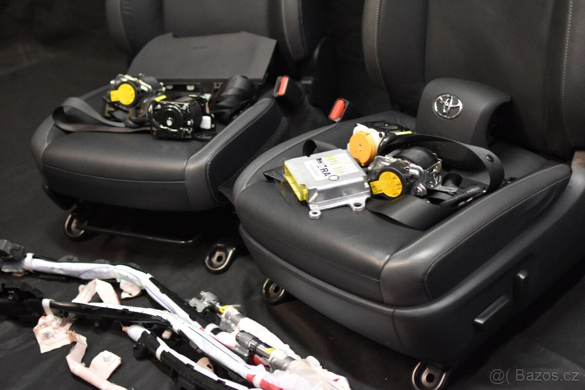 Toyota Airbag bezpečnostní pás palubní deska